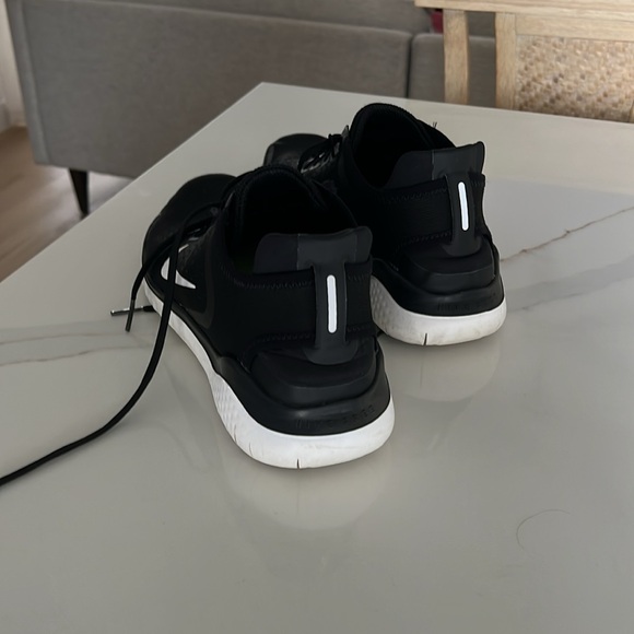 Nike Free Runs - Picture 4 of 4